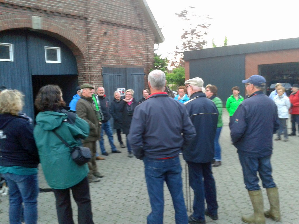 Start zur Vogelstimmenexkursion auf dem Hof Schemmelmann in Rinkerode